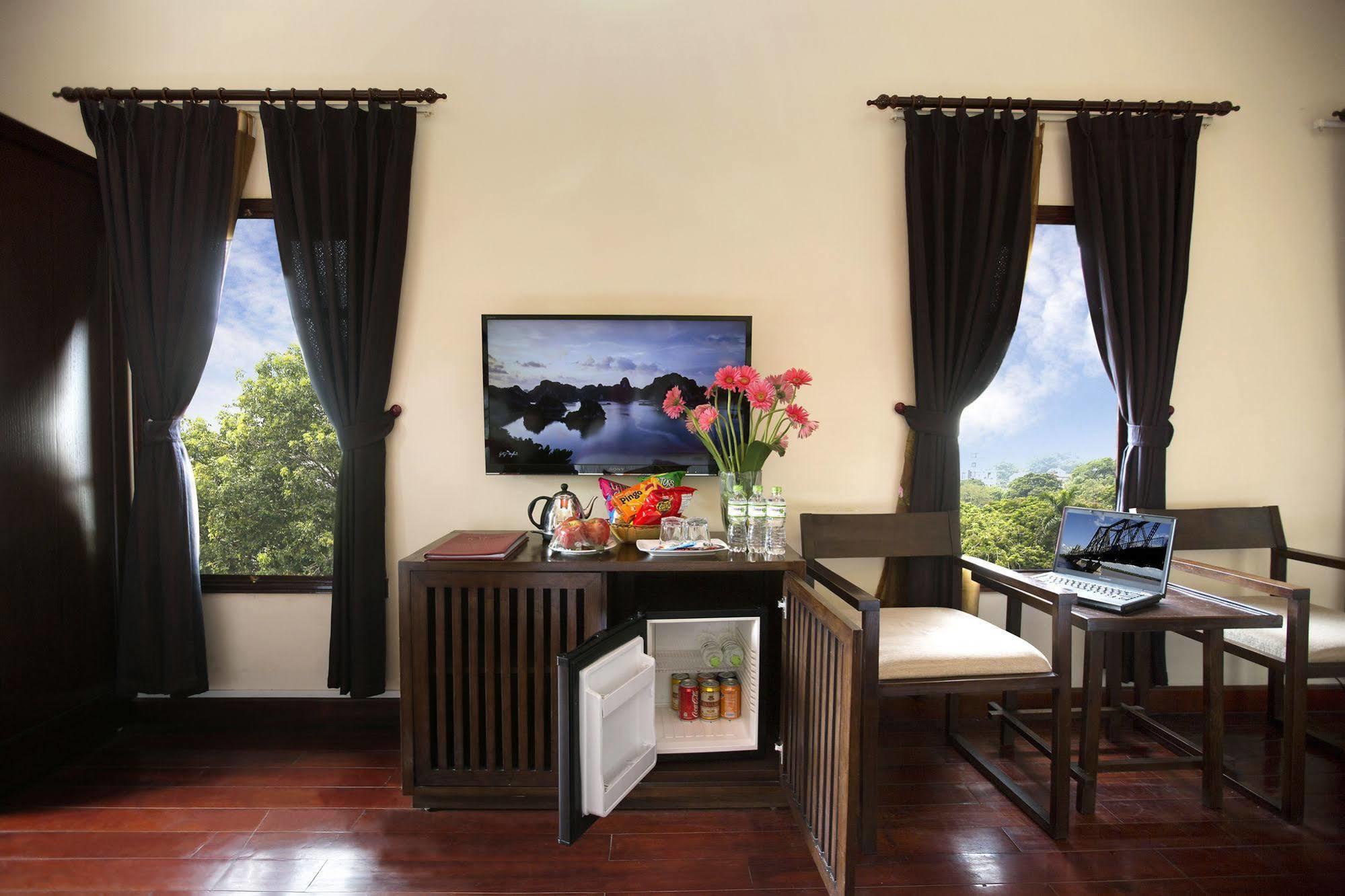 Hanoi Posh Boutique Hotel Exterior photo